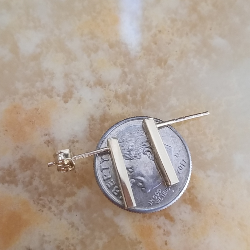 12mm 14k Yellow gold Bar Earrings push back - Picture 6 of 7